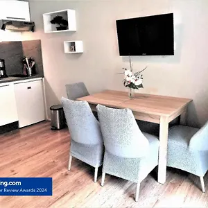 T2, Hypercentre, Calme, Terrasse, Parking , Bagnères-de-Luchon Francia